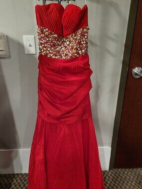 Epic Formals by Karishma Creations Size 4 Red Prom Dress